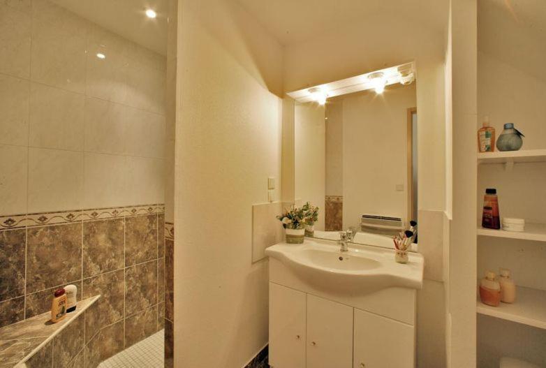 Domaine Des Compouzines Hotel Montignac-Lascaux Buitenkant foto