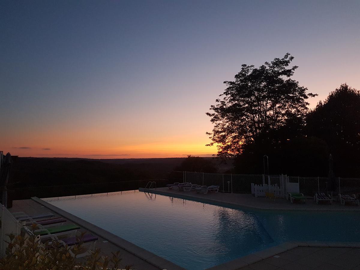 Domaine Des Compouzines Hotel Montignac-Lascaux Buitenkant foto