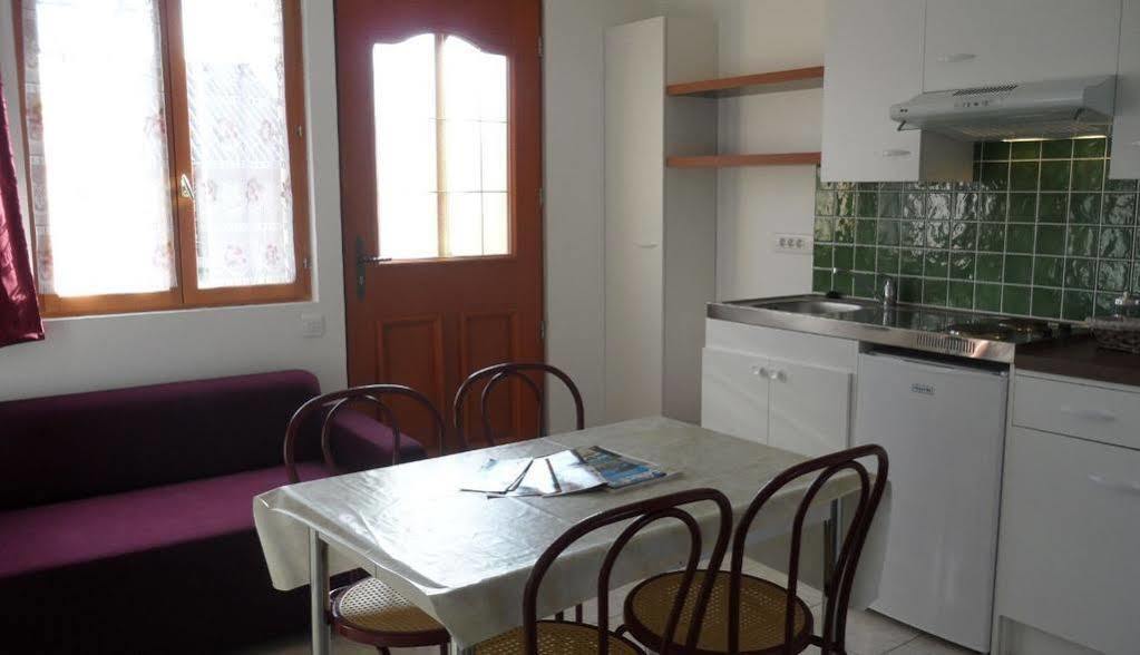 Domaine Des Compouzines Hotel Montignac-Lascaux Buitenkant foto